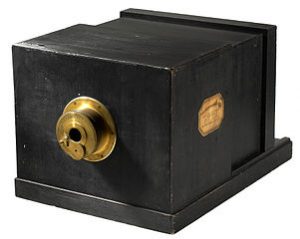 daguerreotype_camera_1839